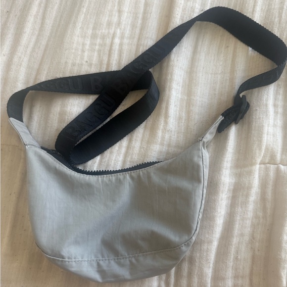 Mini BAGGU Crescent Bag - Picture 1 of 2
